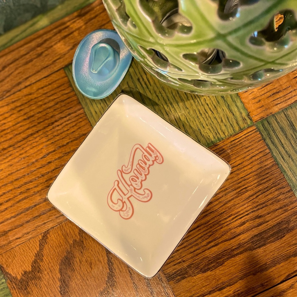 ✅FREE✅ NEW “Howdy” 🤠 cowboy trinket tray ceramic mini plate